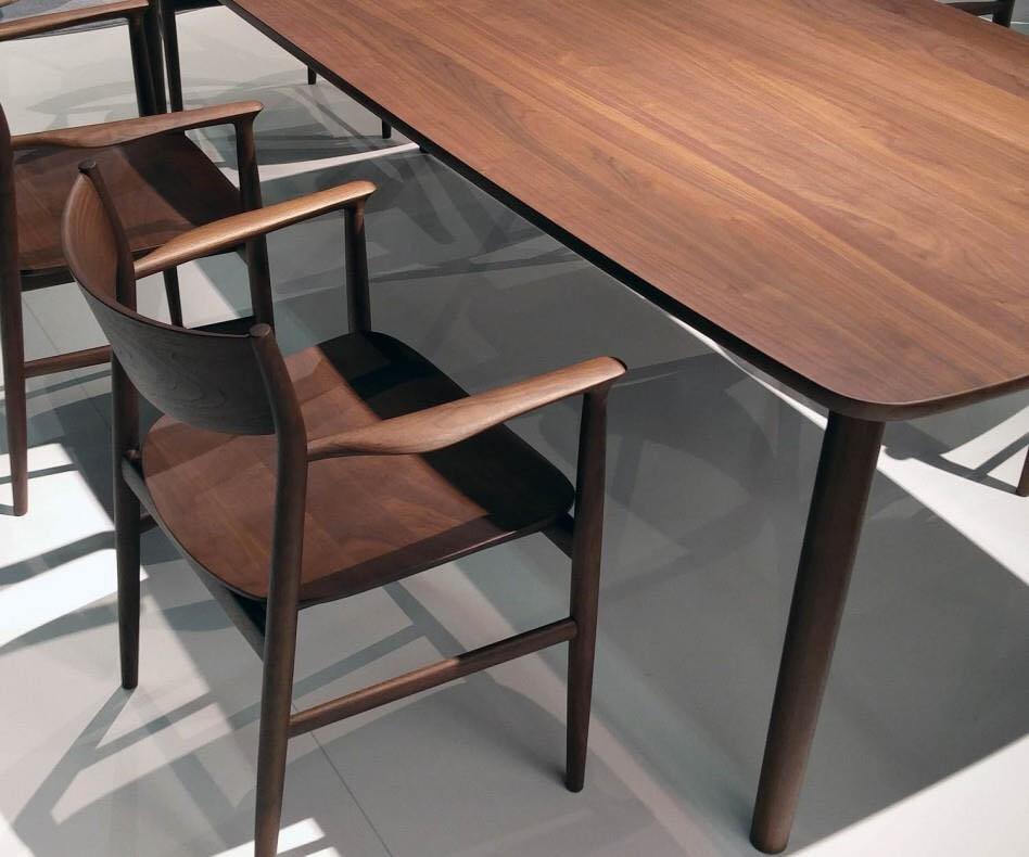 Karuka chair at the table